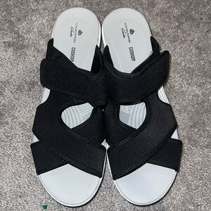 Clarks Cloudsteppers Black Arla Sandals Hook & Loop Closure Women US 10
